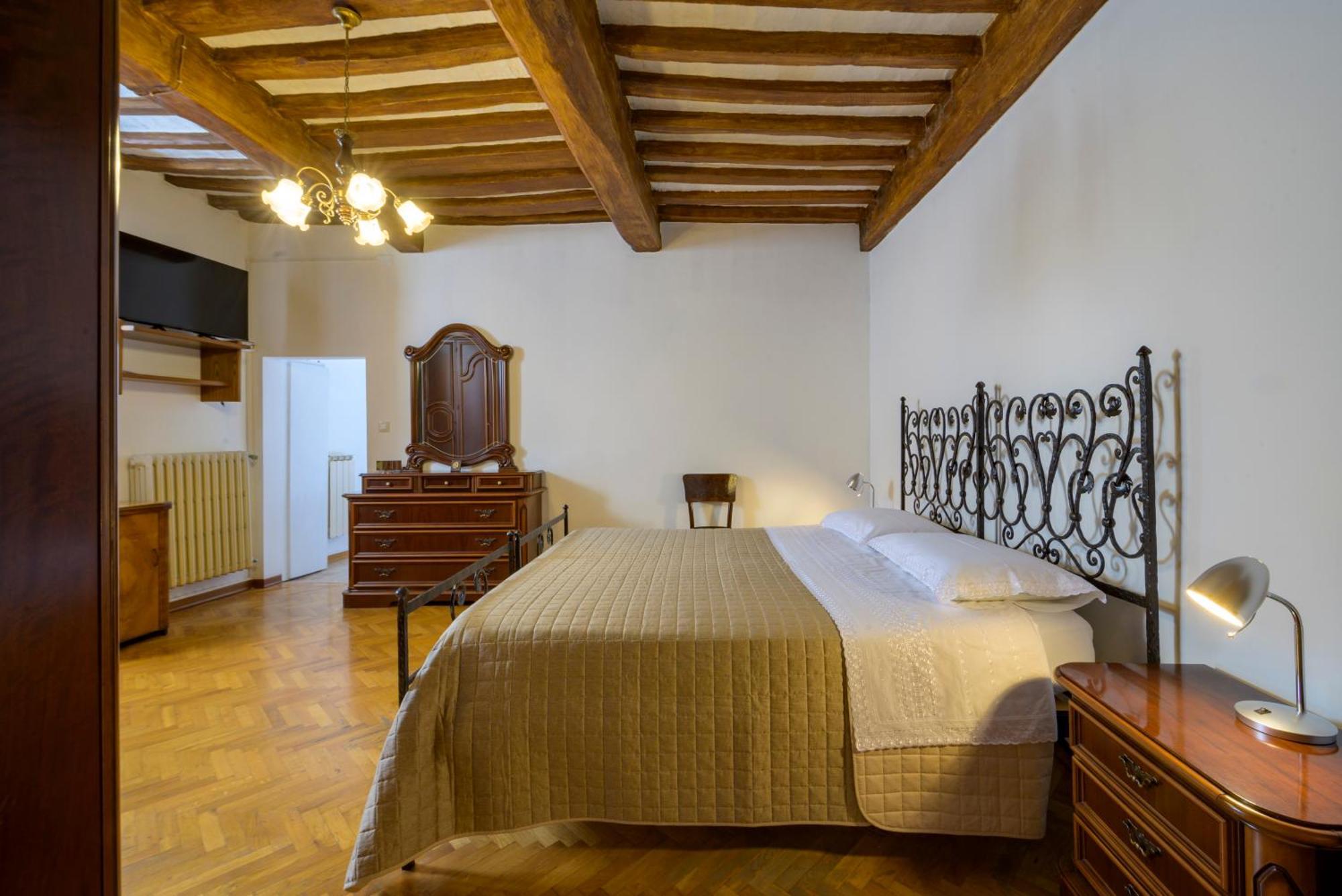Via Mazzini 23A Appartement Gubbio Buitenkant foto
