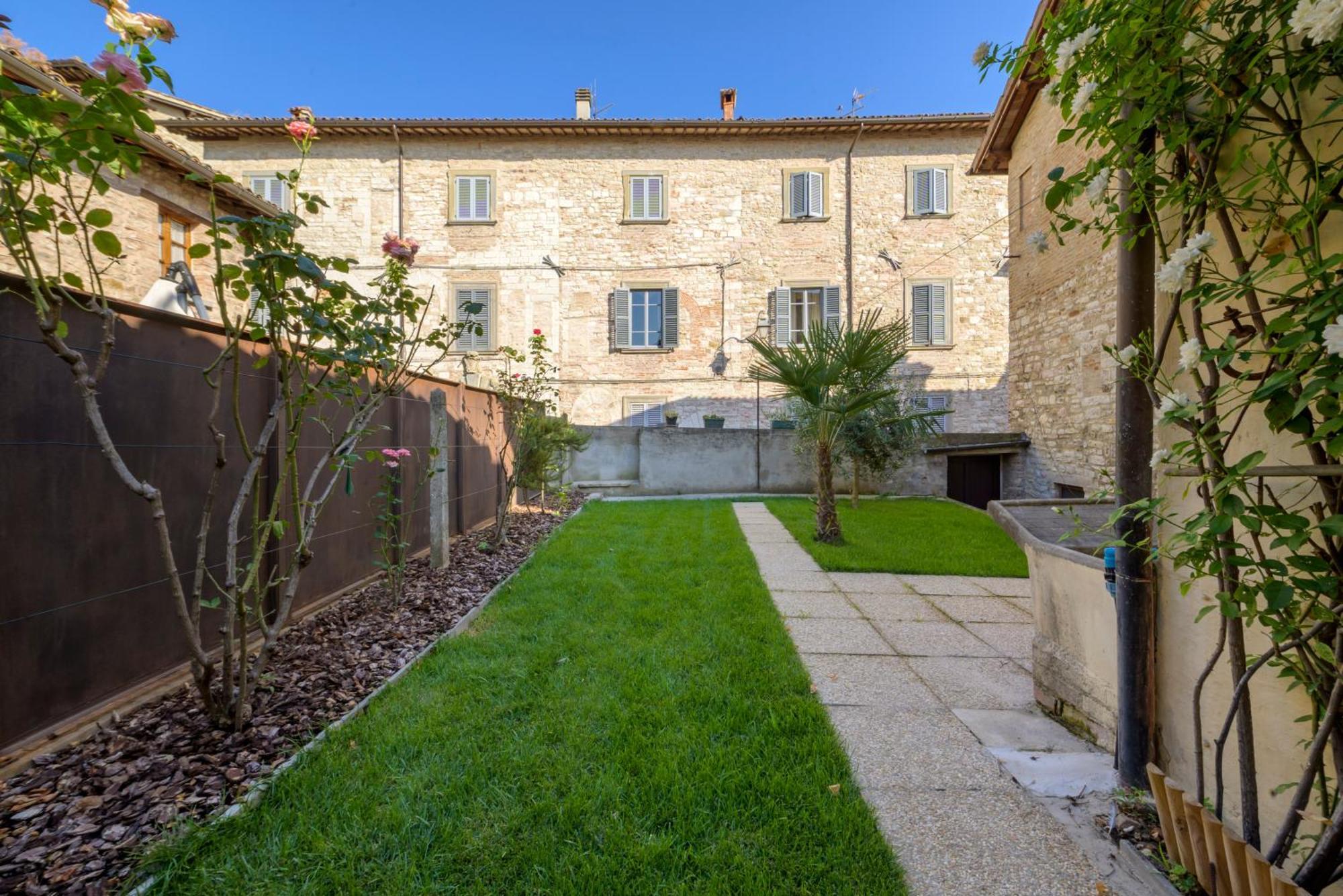 Via Mazzini 23A Appartement Gubbio Buitenkant foto